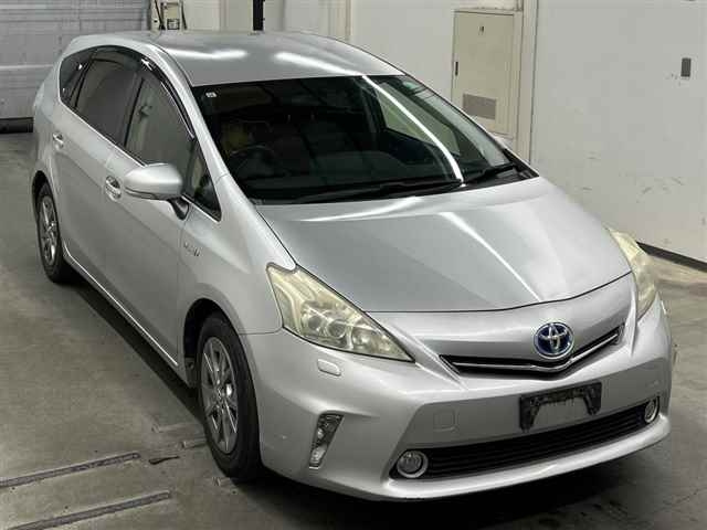 TOYOTA PRIUS — фото