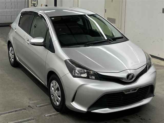 TOYOTA VITZ — фото