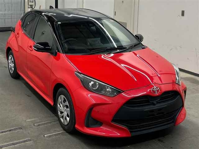 TOYOTA YARIS — фото
