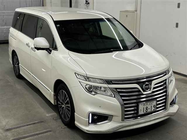 NISSAN ELGRAND