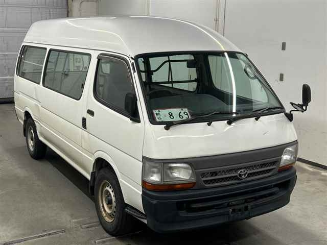TOYOTA HIACE — фото