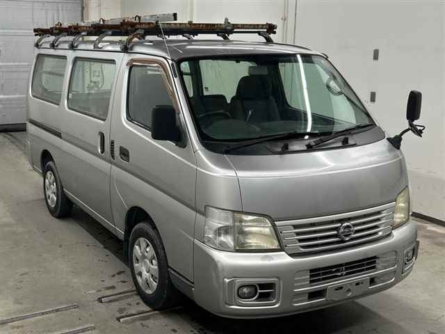 NISSAN CARAVAN — фото