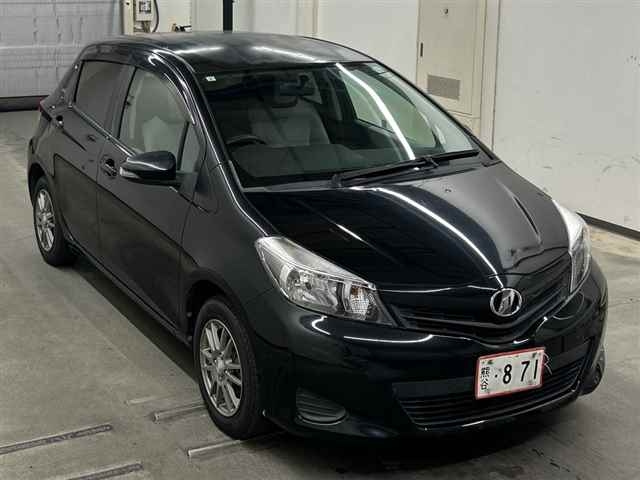 TOYOTA VITZ — фото