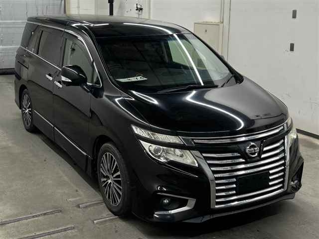 NISSAN ELGRAND — фото