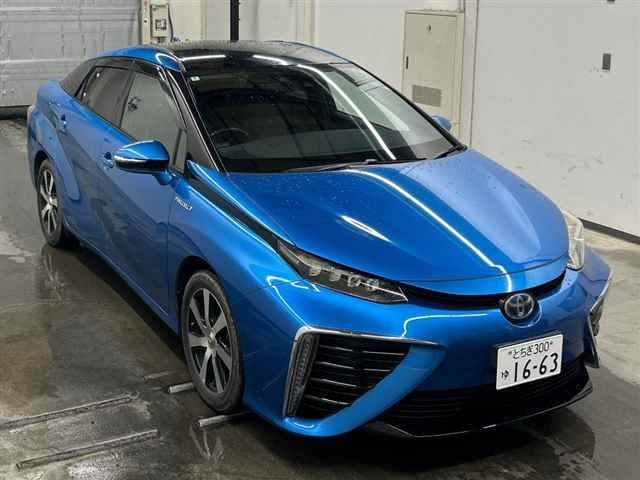 TOYOTA MIRAI — фото
