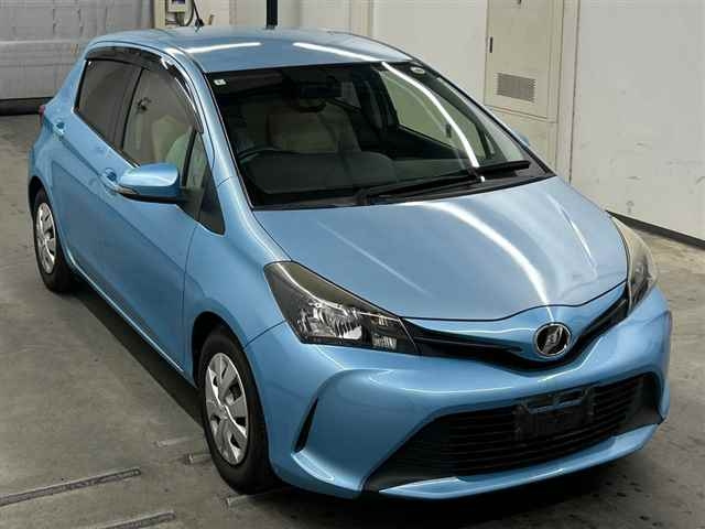 TOYOTA VITZ — фото