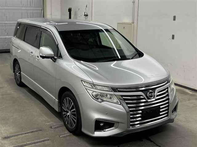 NISSAN ELGRAND — фото