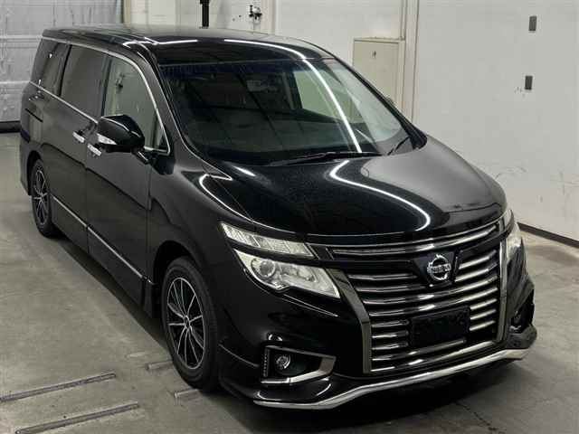NISSAN ELGRAND — фото