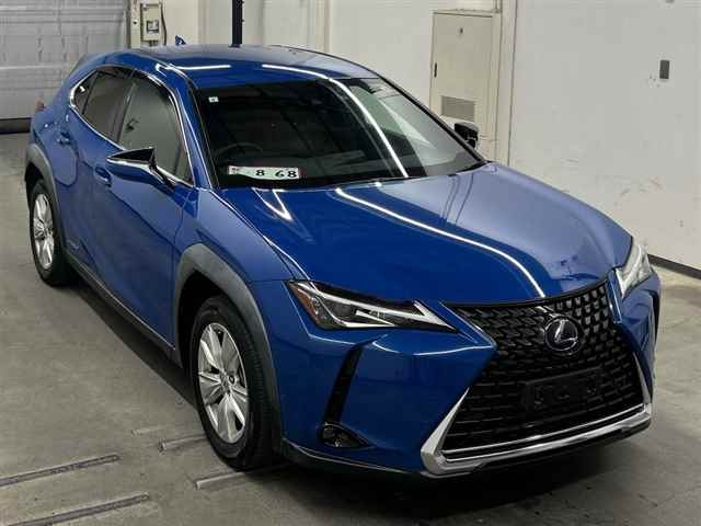 LEXUS UX — фото