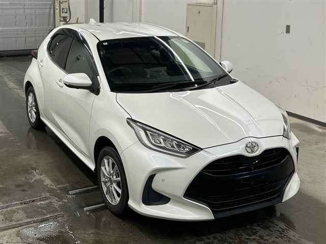 TOYOTA YARIS — фото
