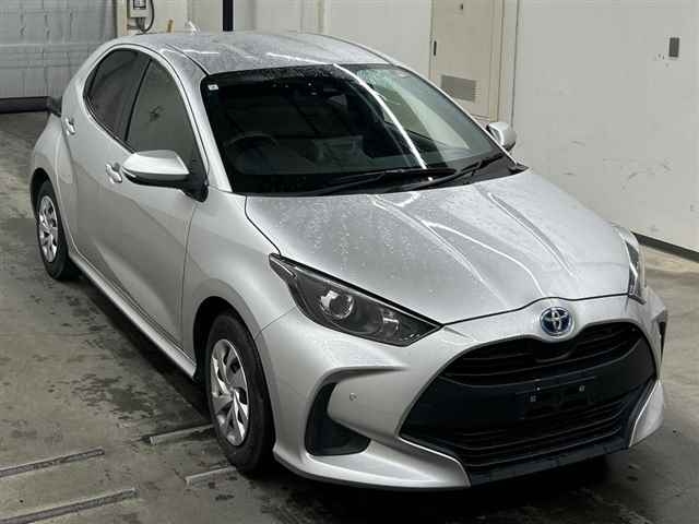 TOYOTA YARIS — фото