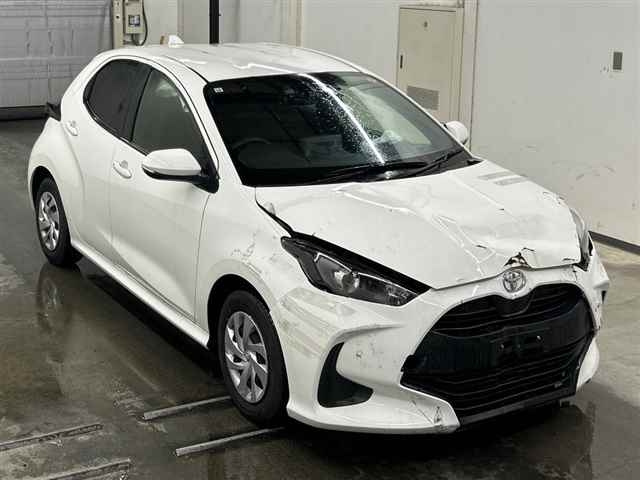 TOYOTA YARIS — фото