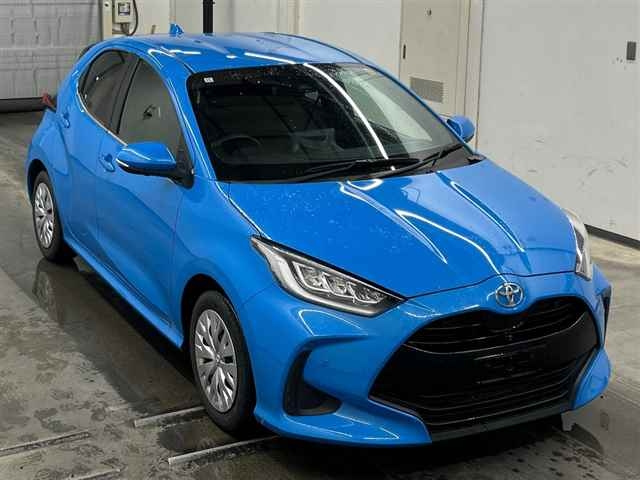TOYOTA YARIS — фото