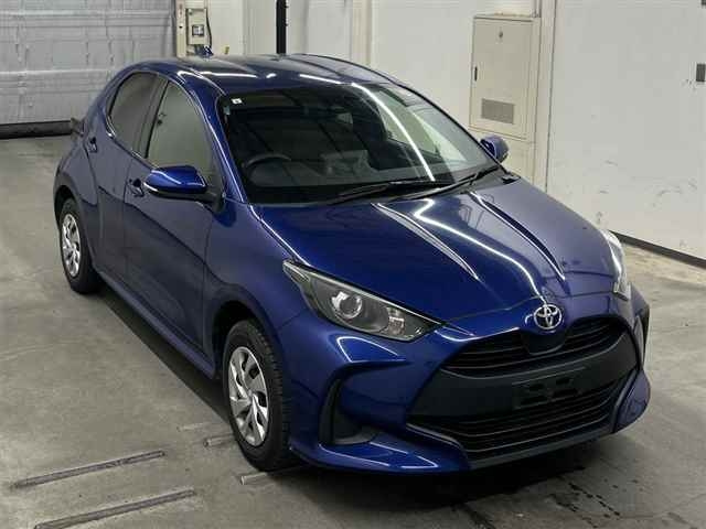 TOYOTA YARIS — фото