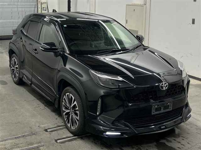 TOYOTA YARIS — фото