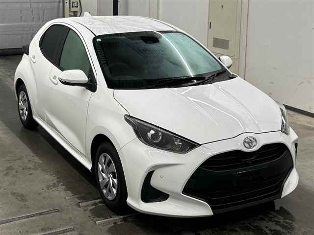 TOYOTA YARIS — фото
