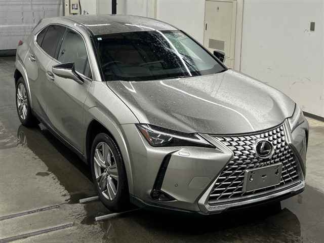 LEXUS UX — фото