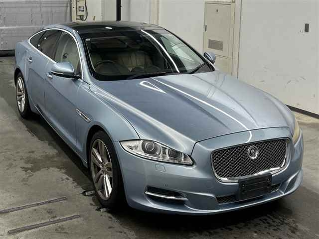 JAGUAR XJ — фото