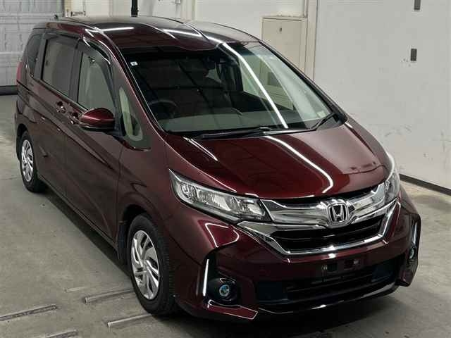 HONDA FREED — фото