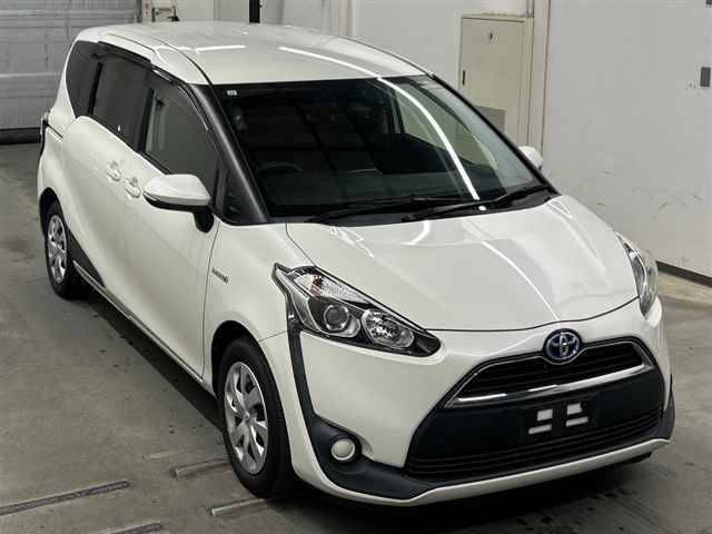 TOYOTA SIENTA — фото