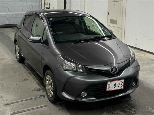 TOYOTA VITZ — фото