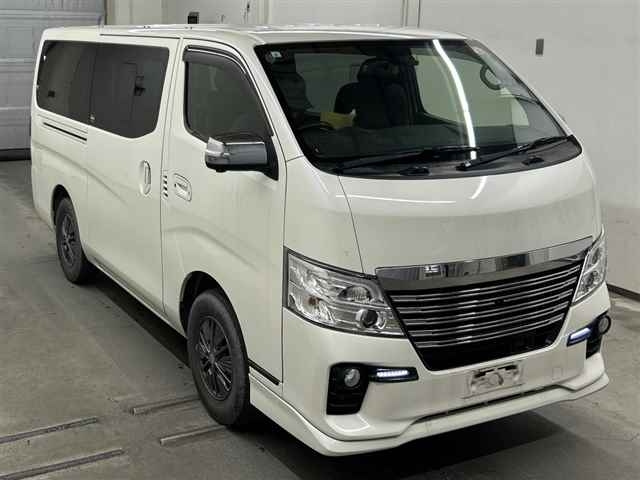 NISSAN CARAVAN — фото