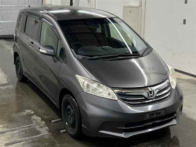 HONDA FREED — фото
