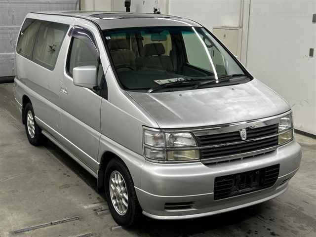 NISSAN ELGRAND — фото