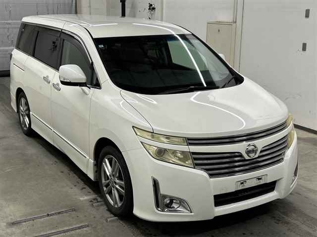 NISSAN ELGRAND — фото