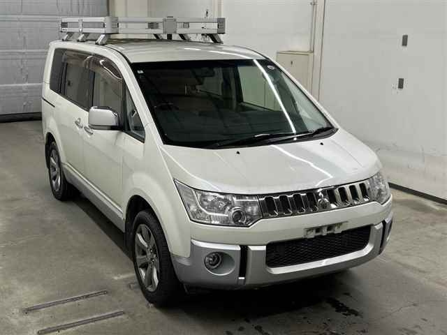 MITSUBISHI DELICA — фото