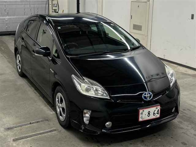 TOYOTA PRIUS — фото