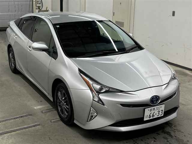 TOYOTA PRIUS — фото