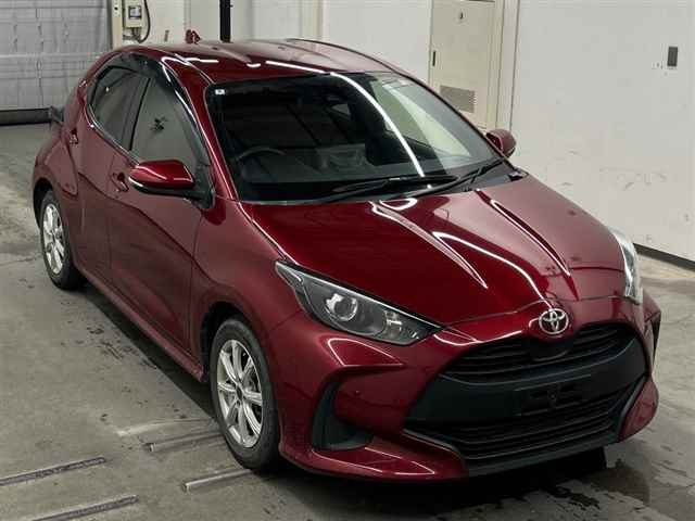 TOYOTA YARIS — фото