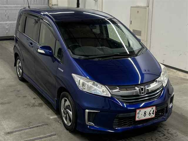 HONDA FREED — фото