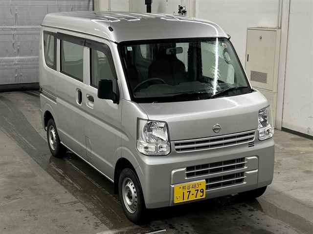 NISSAN CLIPPER — фото