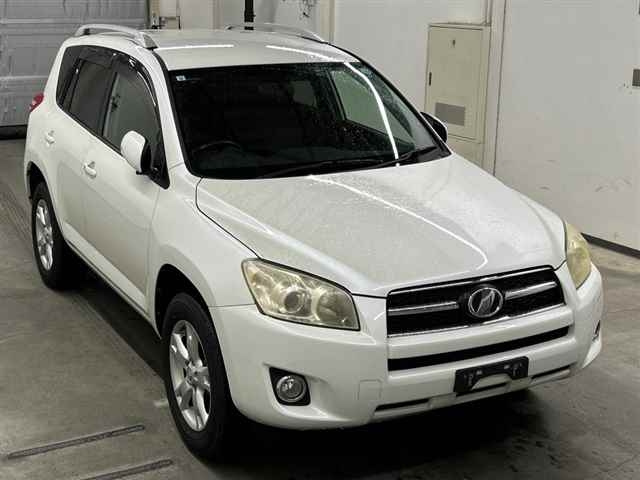 TOYOTA RAV4 — фото