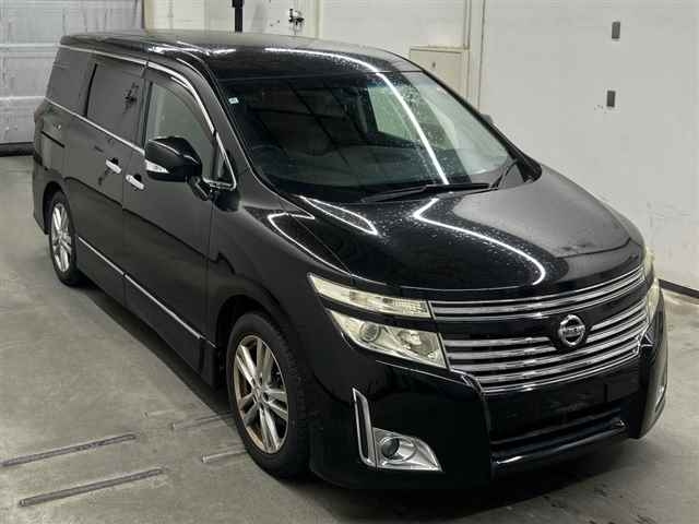 NISSAN ELGRAND — фото