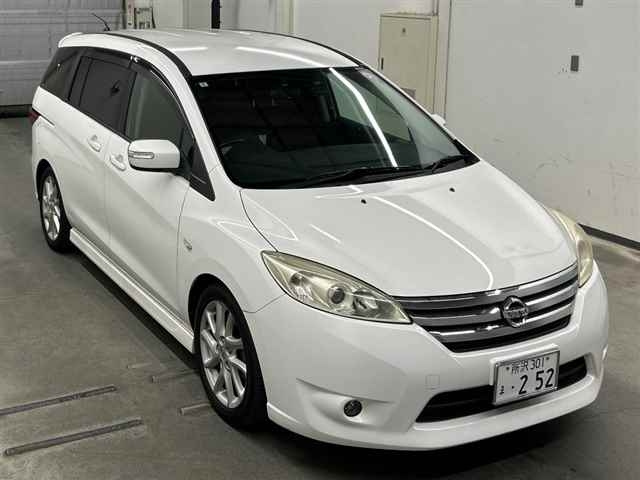 NISSAN LAFESTA — фото