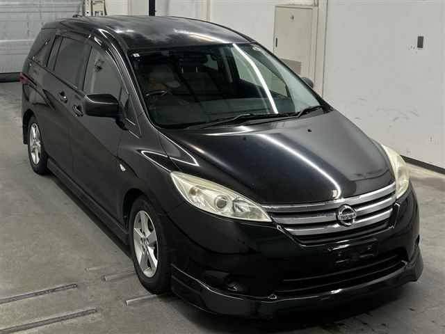 NISSAN LAFESTA — фото