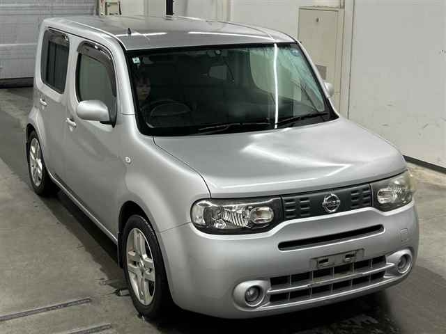 NISSAN CUBE — фото