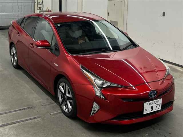 TOYOTA PRIUS — фото