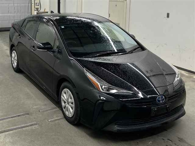 TOYOTA PRIUS — фото