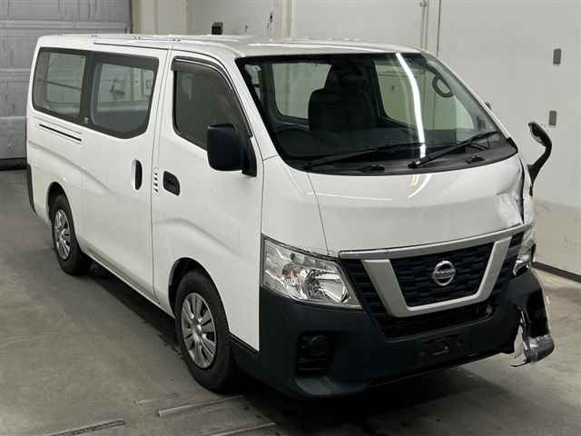NISSAN CARAVAN — фото