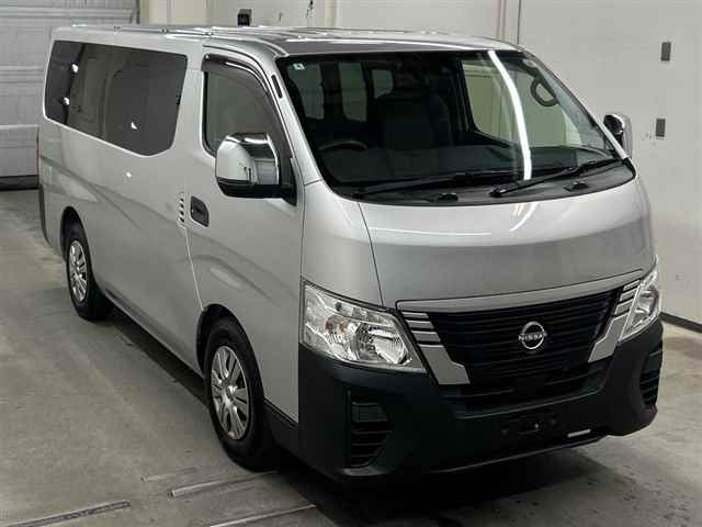 NISSAN CARAVAN — фото