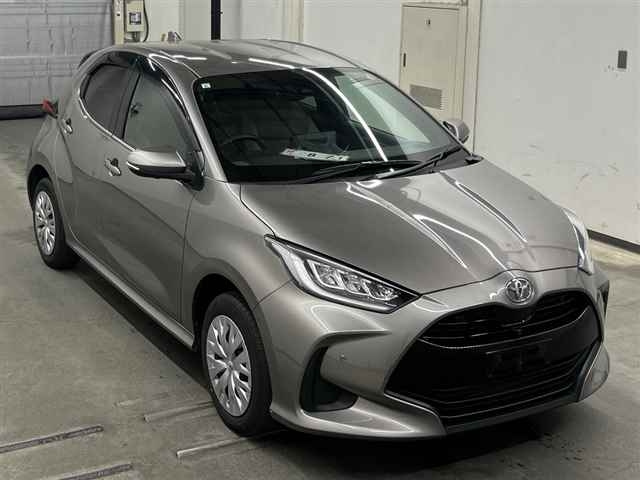 TOYOTA YARIS — фото
