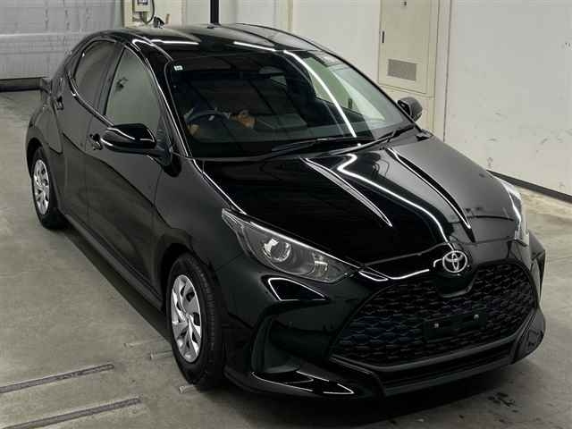 TOYOTA YARIS — фото