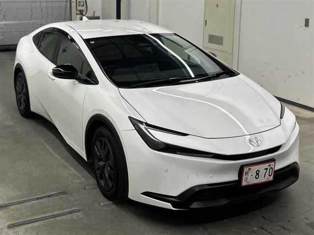TOYOTA PRIUS — фото
