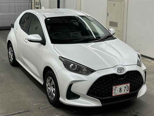 TOYOTA YARIS — фото