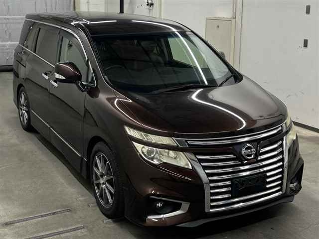 NISSAN ELGRAND — фото