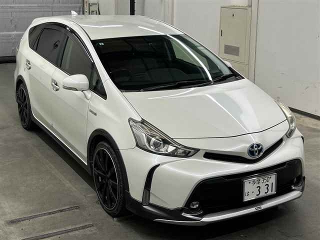 TOYOTA PRIUS — фото